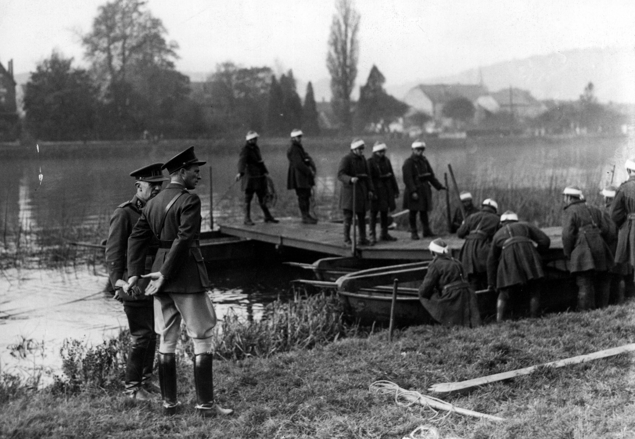 33962-lAopold-iii-manoeuvre-rAgion-de-namur.jpg