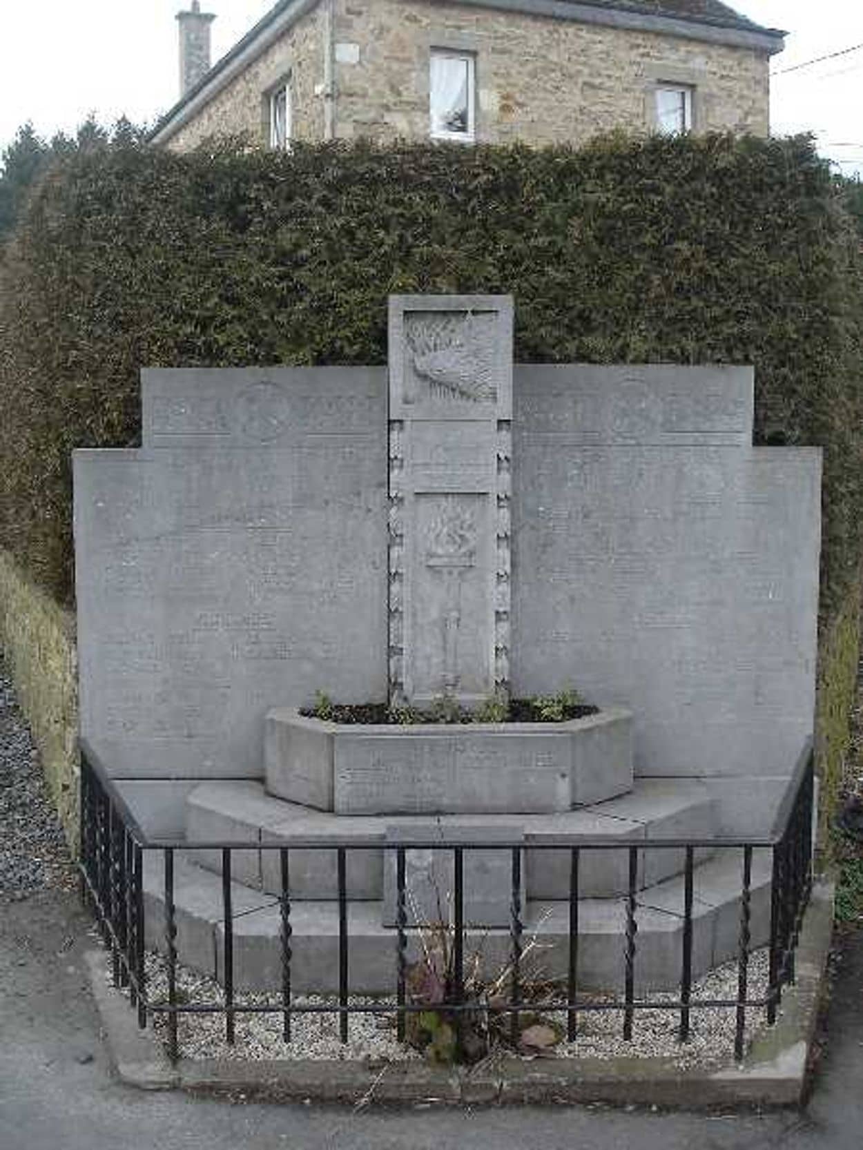 bourcy_monument.jpg