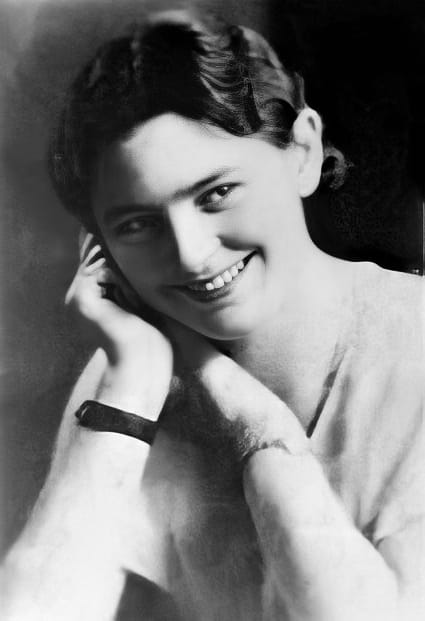 Marguerite Bervoets (retouchée par l'IA Remini)