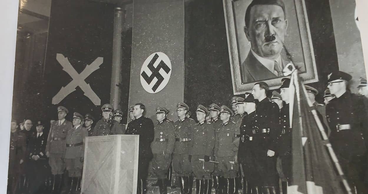 Degrelle discours portrait Hitler